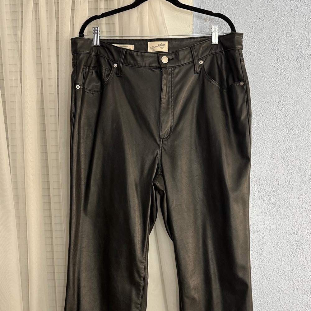 Universal Thread Black Faux Leather Men Jeans